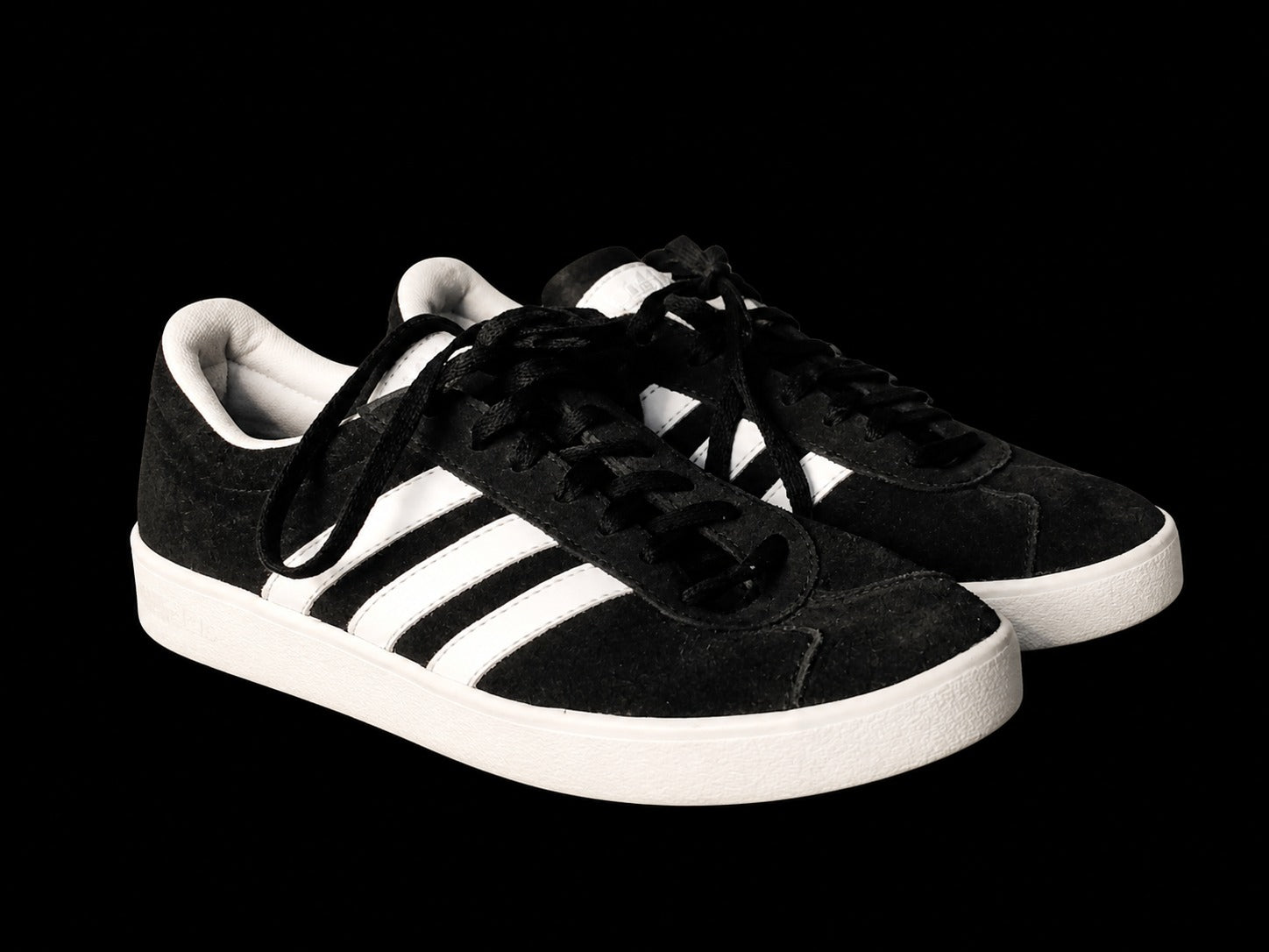 Adidas VL Court  Core Black / Cloud White (8.5/10)